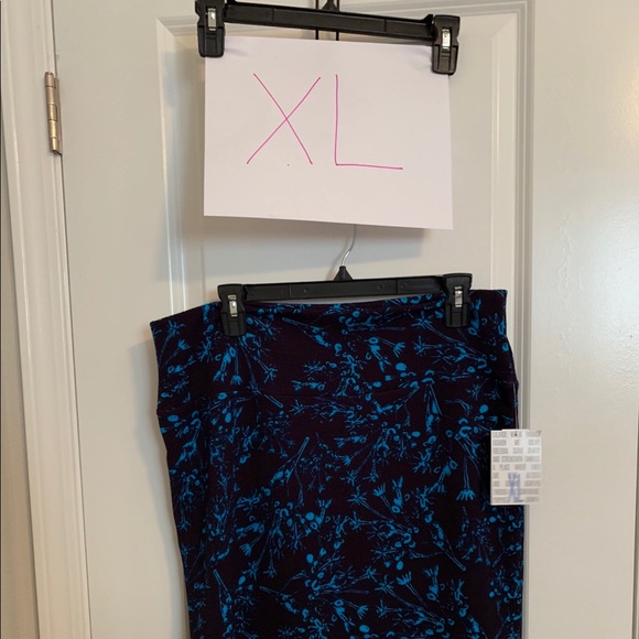 LuLaRoe Cassie Skirts - Picture 6 of 8